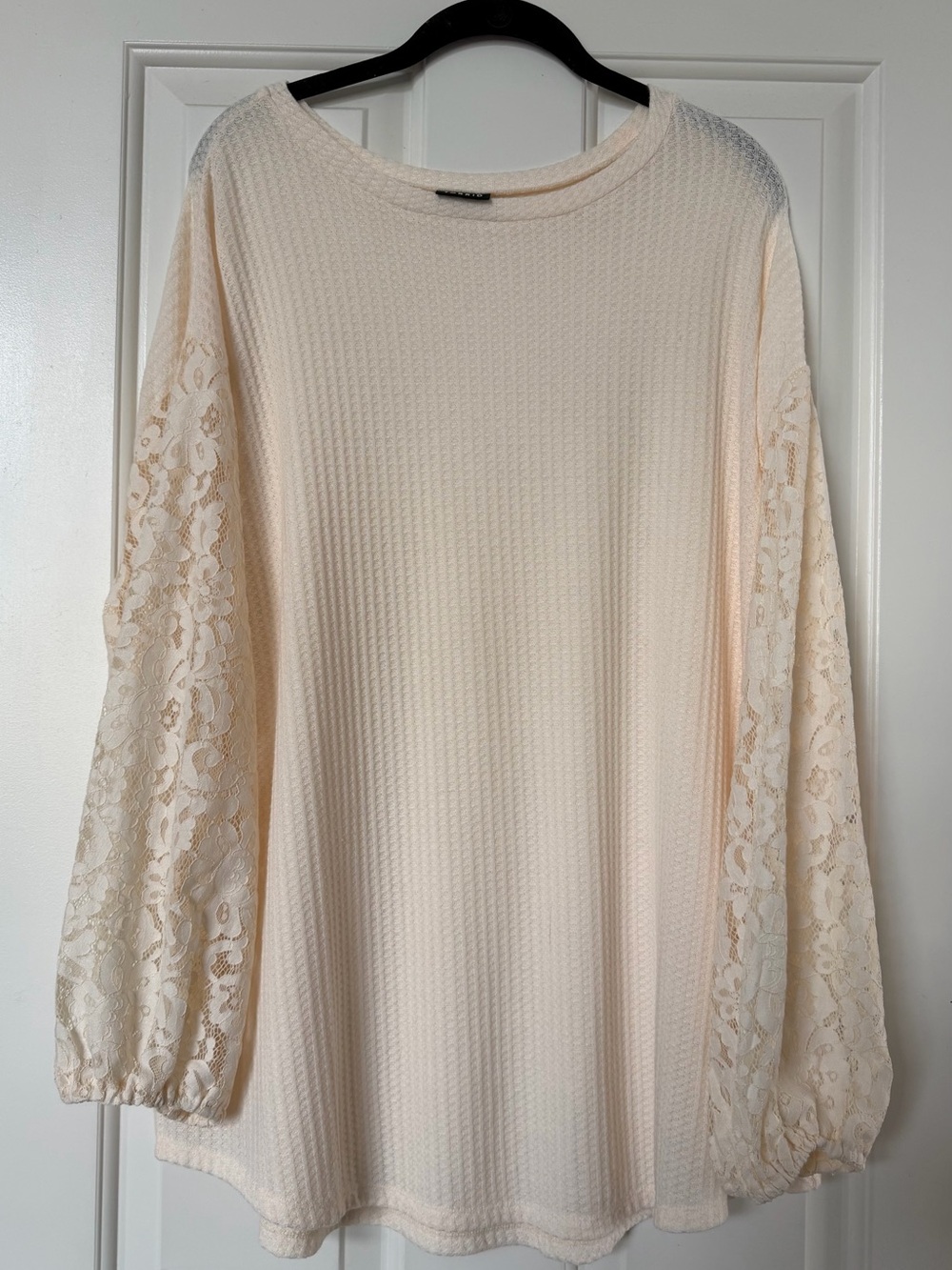 TORRID New Never Worn Lace Sleeves Cream Waffle Knit Top Sz 3
